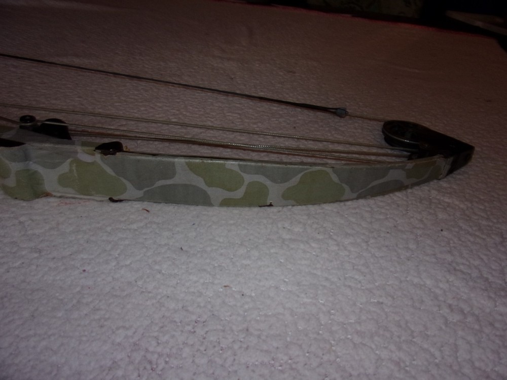 zVintage Bear Whitetail Hunter Compound Bow