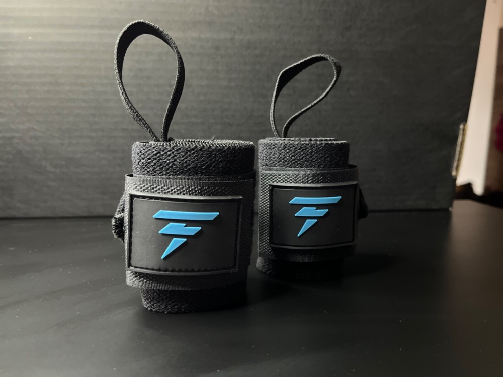 wrist wraps weight lifting