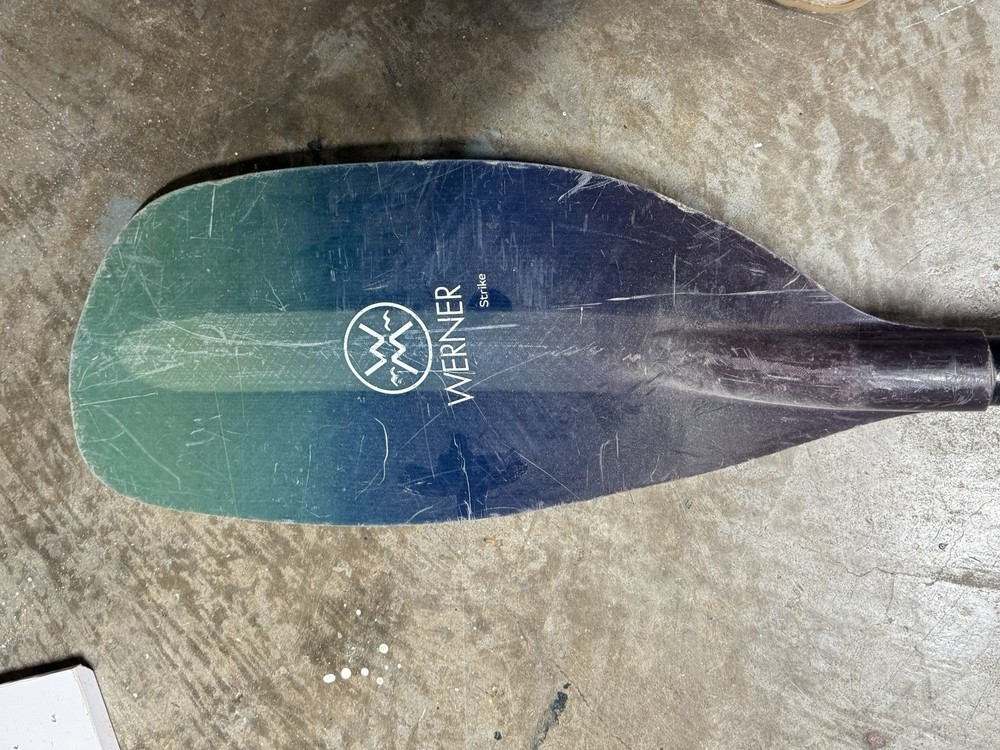 Werner Strike Whitewater Kayak Paddle left 30 offset