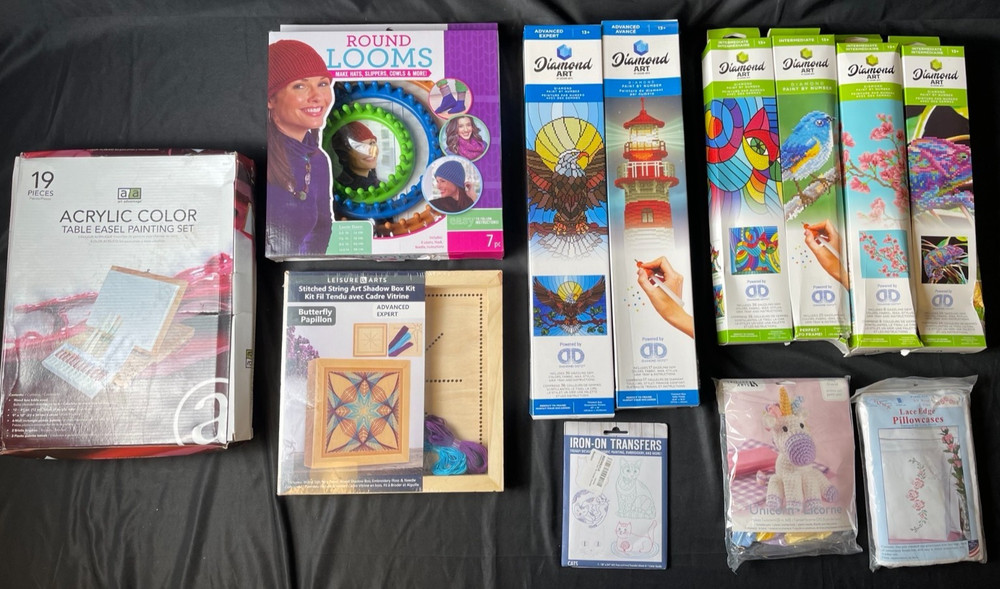 Large Multi-Craft Bundle Table Easel Paint Set Looms Diamond Art String Art Kits