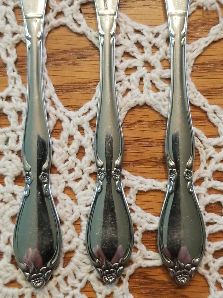 ONEIDA STAINLESS FLATWARE CHATELAINE 4 FLAT HANDLE BUTTER KNIVES 6 3/8"