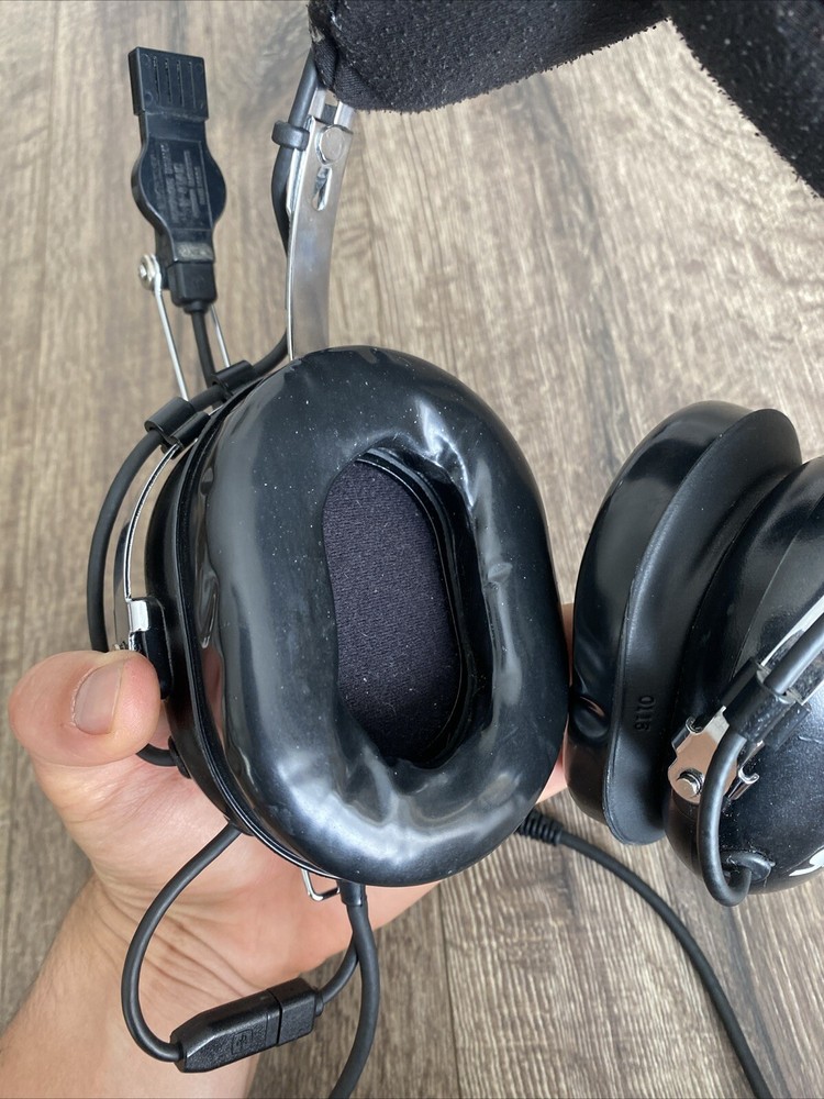David Clark H10-76 Aviation Headset With Microphone Tested Good MFR: 71483