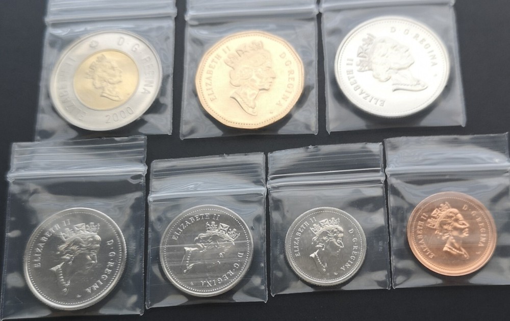 *** CANADA  2000W  COMPLETE  UNCIRCULATED  COINS  SET ***
