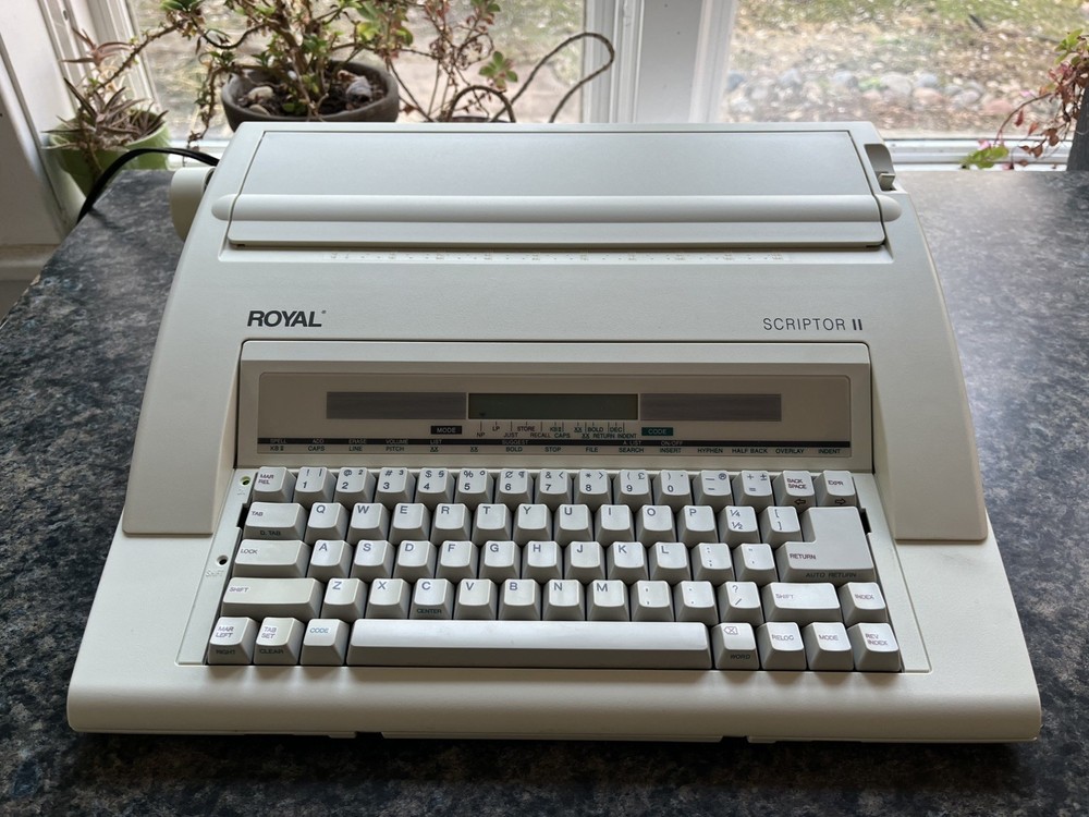 ROYAL Scriptor II Electronic Typewriter AX-160 Tested Working