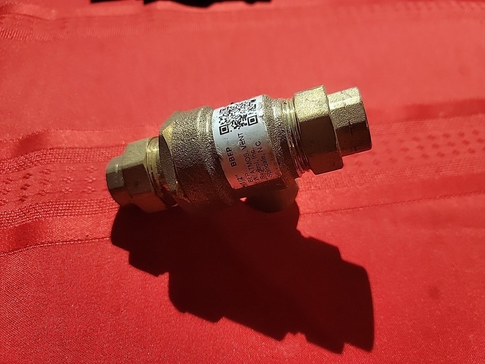 Watts 1/2" Threaded Dual Check Backflow Preventer w/ Atmospheric Vent