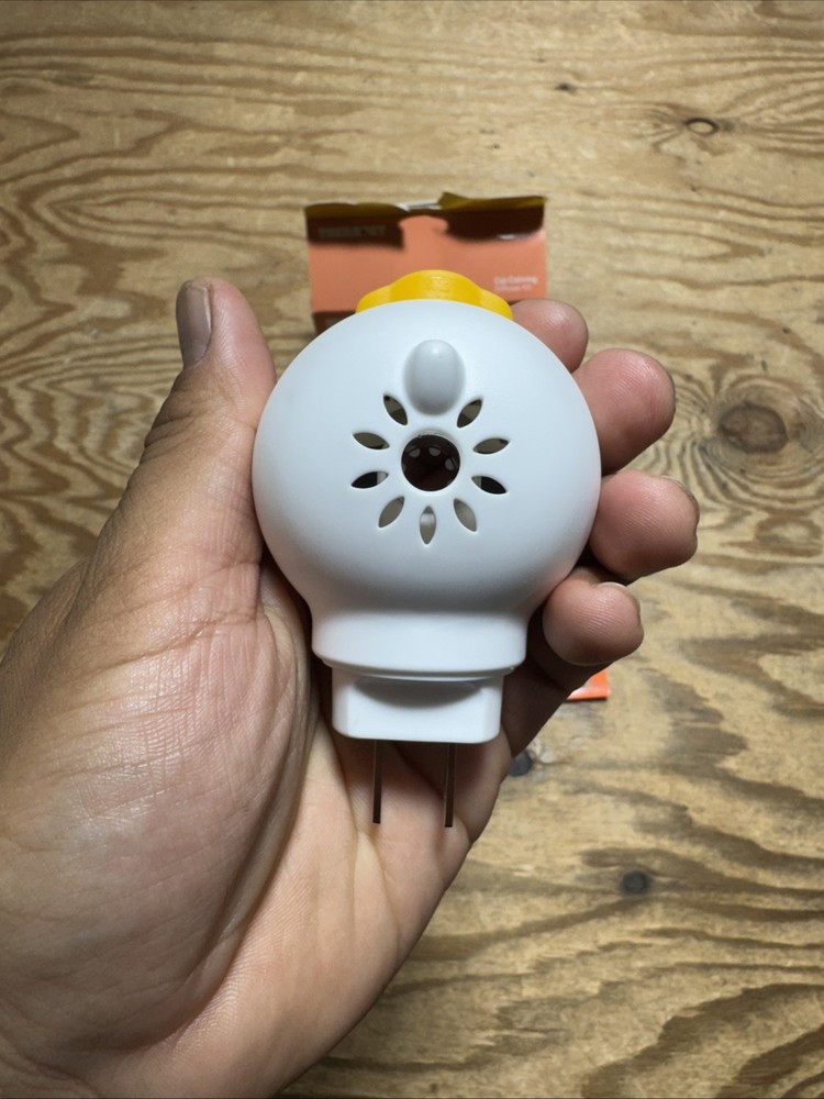 Cat Calming Diffuser Cat Pheromone Diffuser for Stress Pee Spraying USED