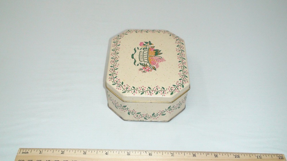 Daher Decorated Ware - Rectangle Octagon Floral Tin Container - Made In England