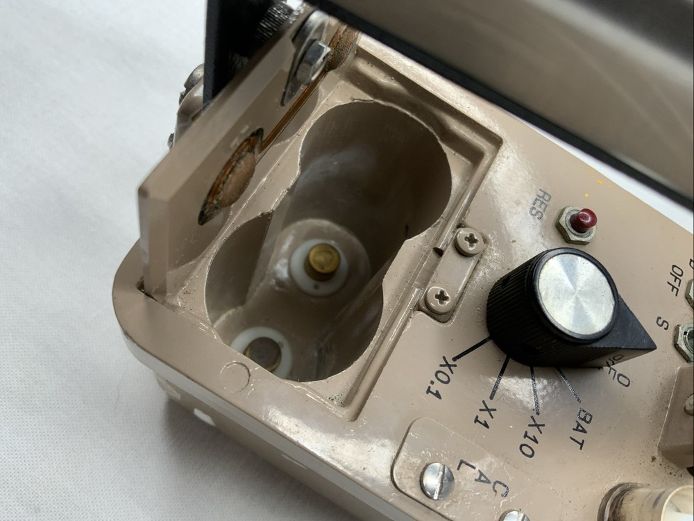 LUDLUM MODEL 2 SURVEY METER