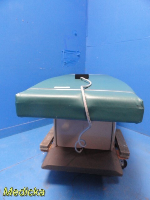 Ritter Midmark 306 Powered Exam Table W/ Foot-Control ~ 30882