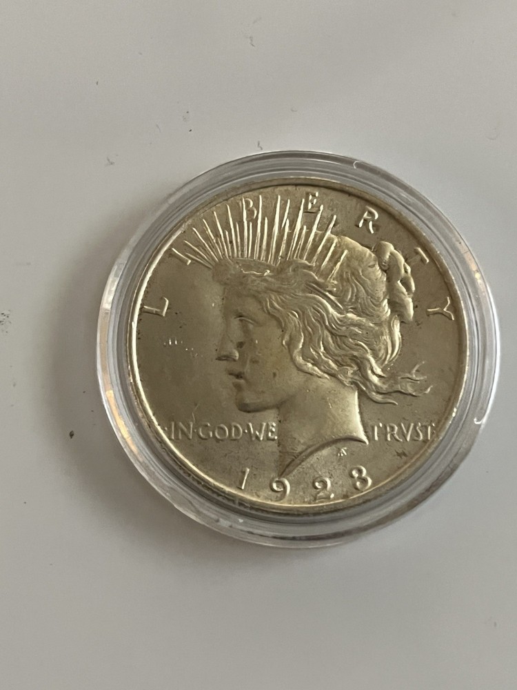 !May Sale! 923 Peace Silver Dollar. Uncirculated.
