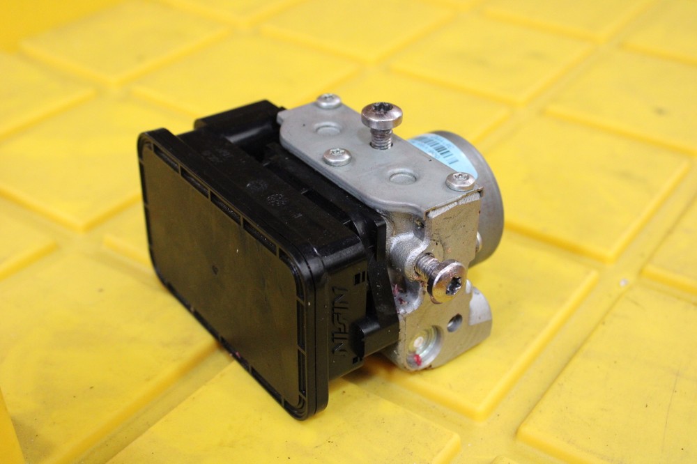 2013 Triumph Daytona 675 ABS OEM ABS PUMP UNIT MODULE