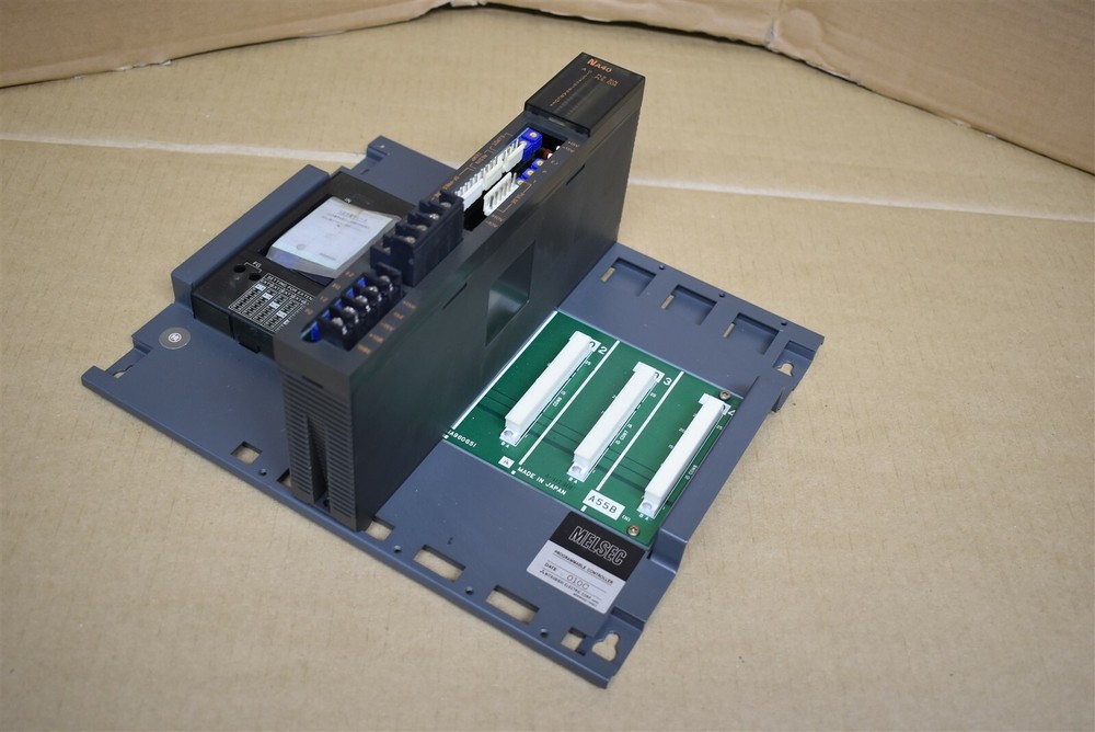 Mitsubishi Electric MELSEC Programmable Controller NA40 w/ Backpane Unit