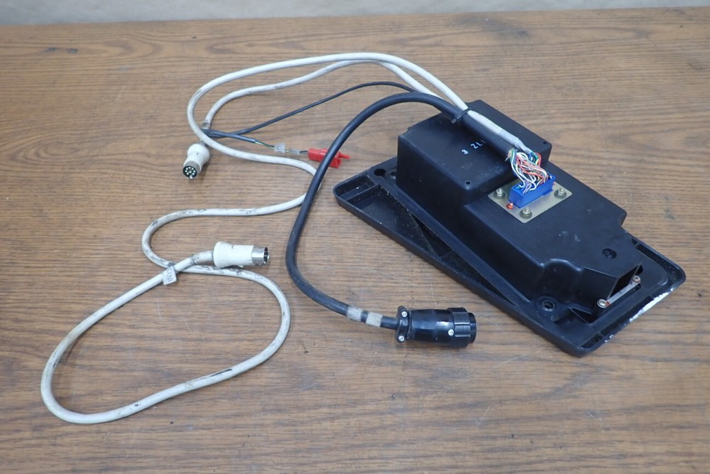 1984 KAWASAKI VOYAGER ZN1300A RADIO CONTROLLER AUDIO SYSTEM