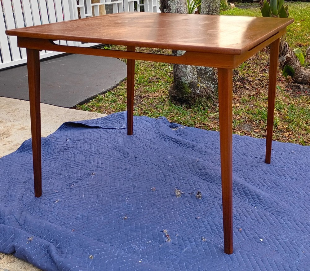 Antique  Rare Unique Folding Card Table Wing Nut Bolt