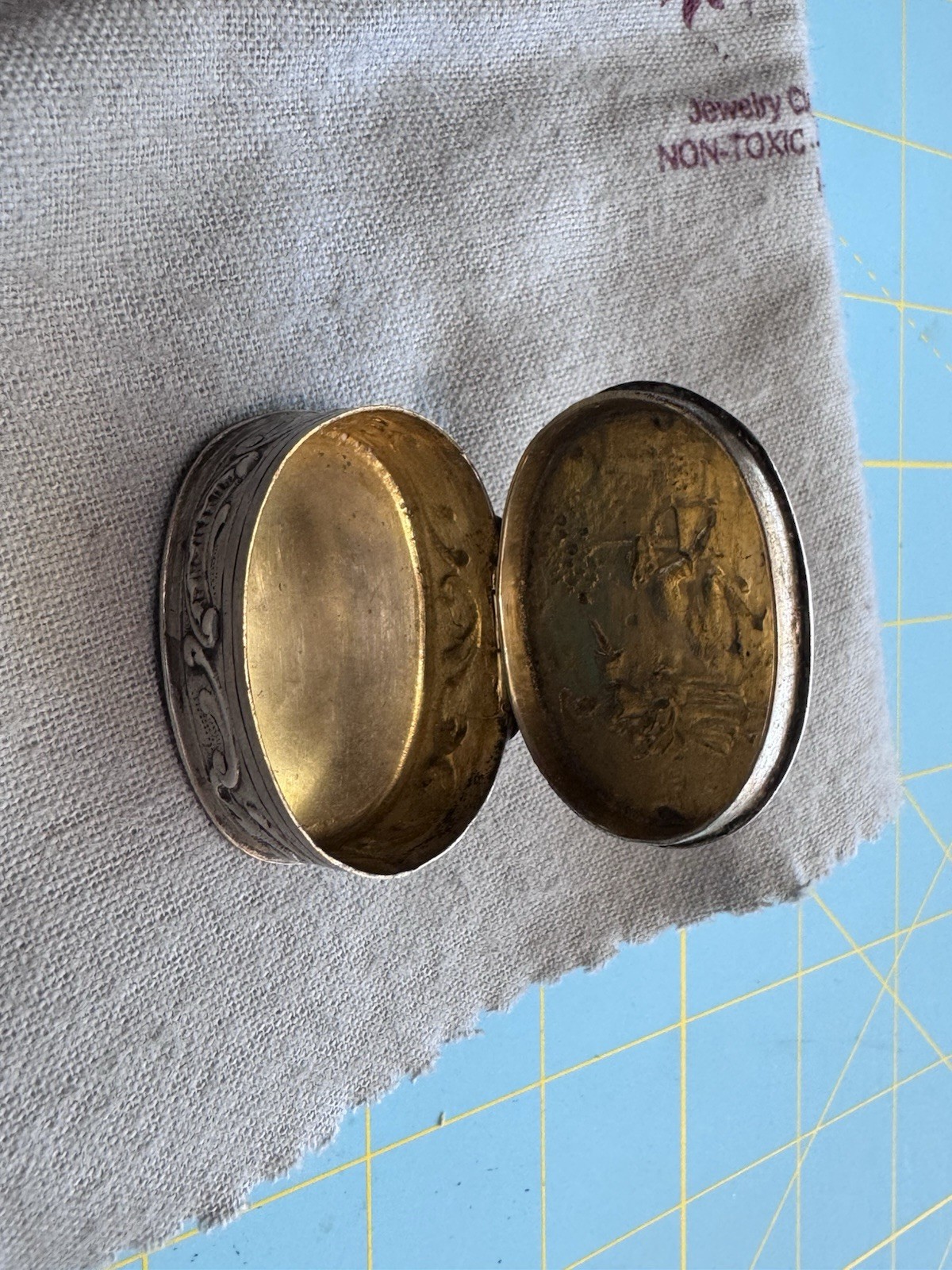 Hanau German 800 Silver Snuff Box – Friedrich Reusswig c.1903–1926 – Repoussé