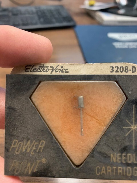 3208D ELECTRO VOICE