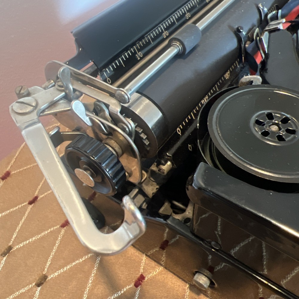 Royal Portable Typewriter 1934 Model with Original Case