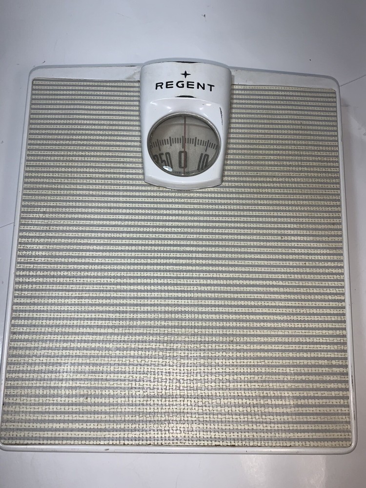 Bathroom Scale Regent MADE IN USA White Pattern DECENT SHAPE VINTAGE
