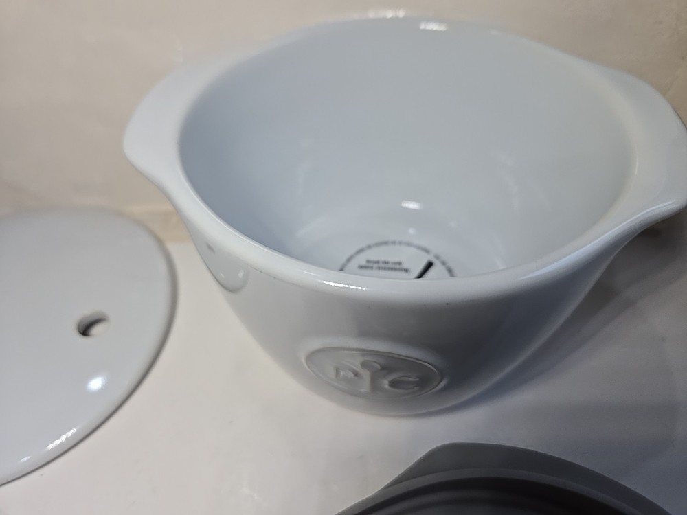 Pampered Chef Breakfast Sandwich Maker McMuffin Ceramic Egg Cooker 2634 EUC