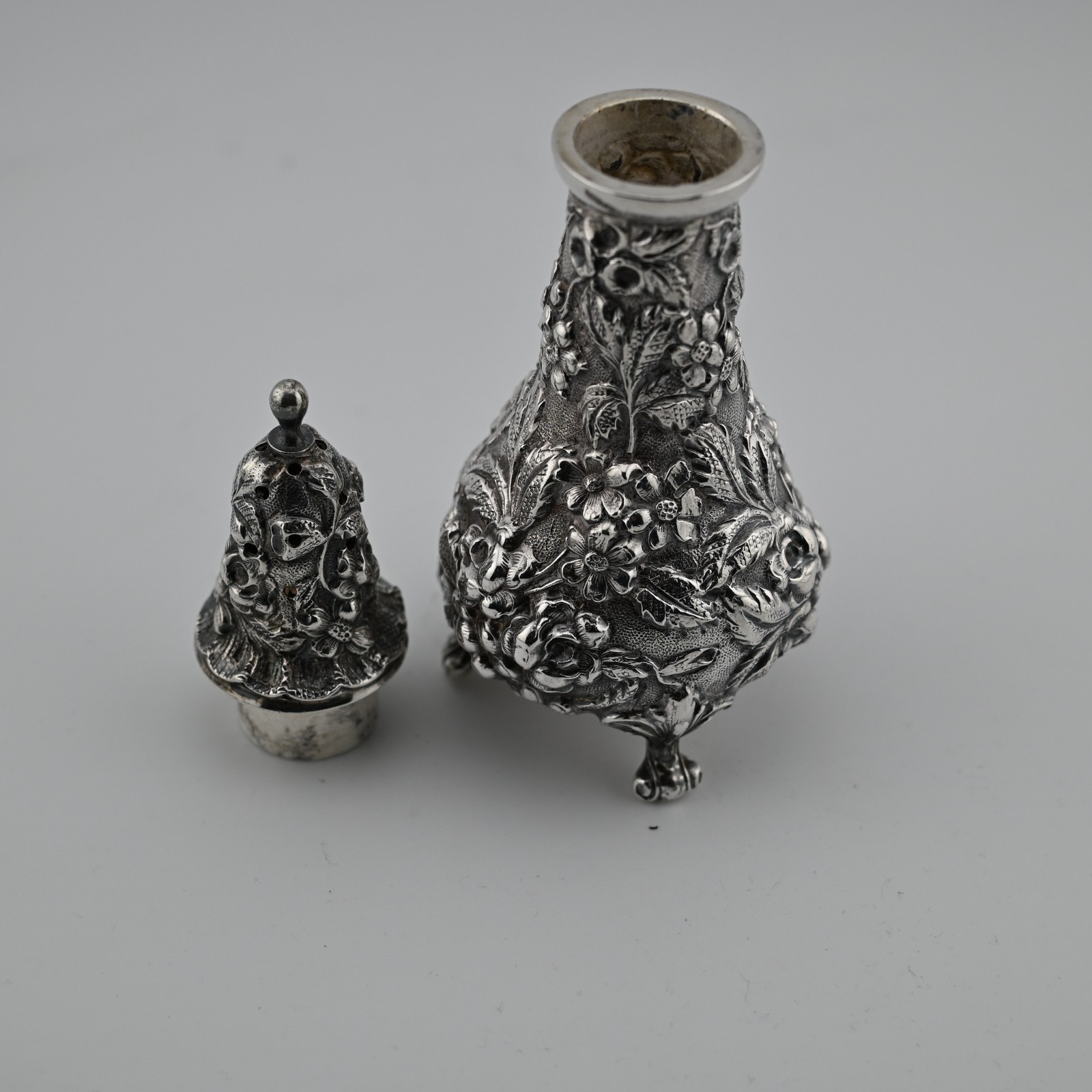 Early Sterling Silver Stieff pepper Shaker Stieff Rose Balitmore ~no mono