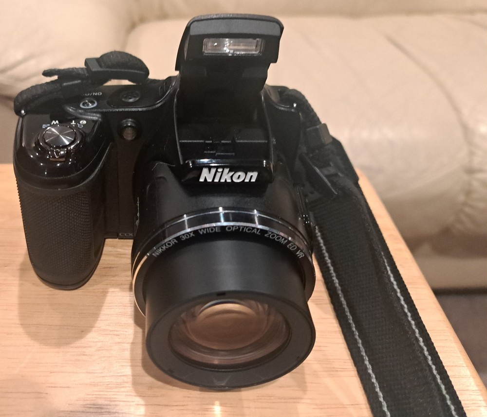 Nikon Coolpix L820 digital camera