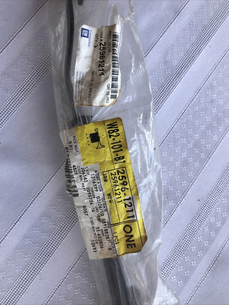 GM 25961211 Windshield Wiper Arm