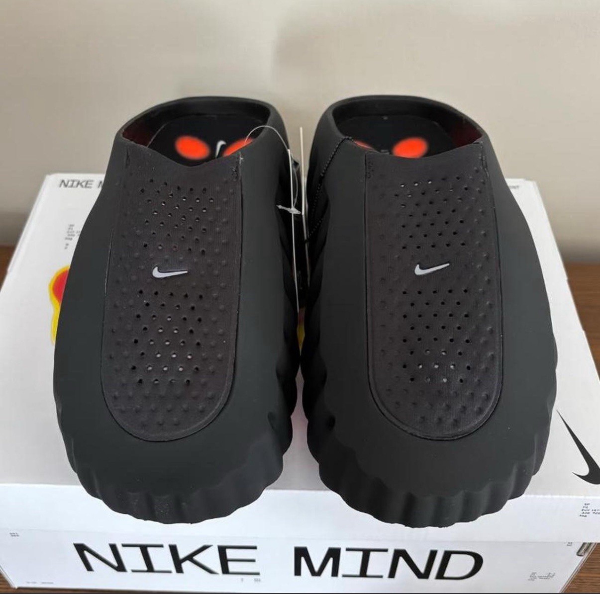 Nike Mind 001 black chrome slides