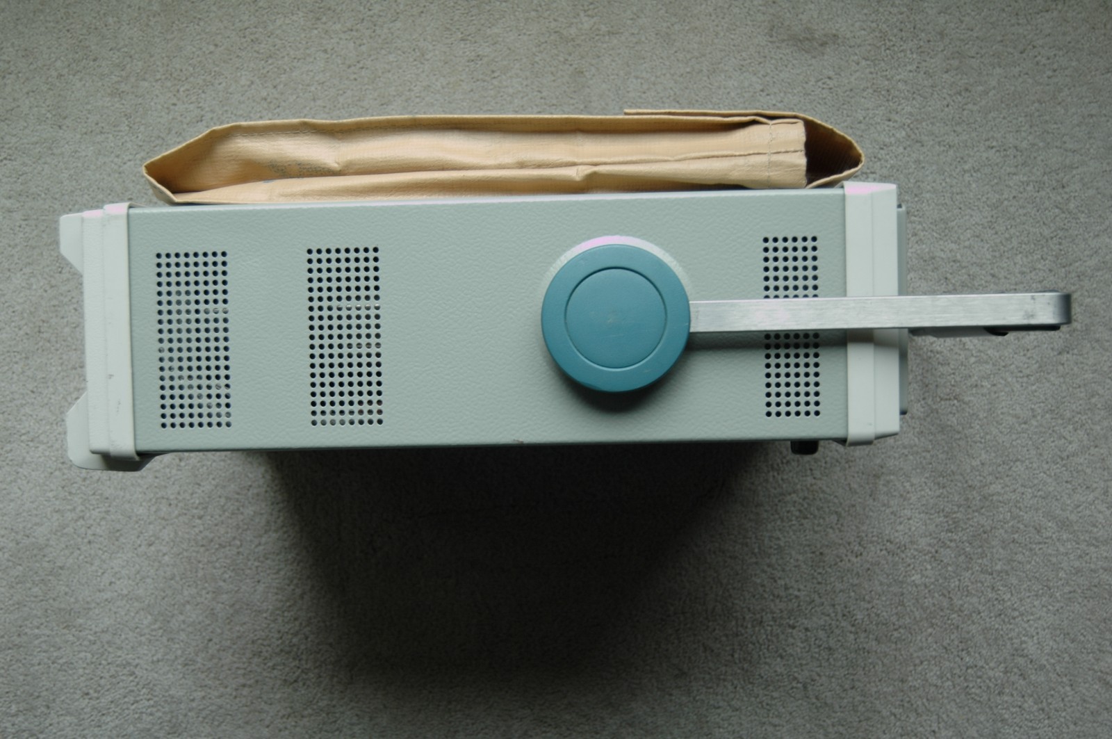 Tektronix 2235 AN/USM488 100MHz Two Channel Oscilloscope, Two Probes, Power Cord