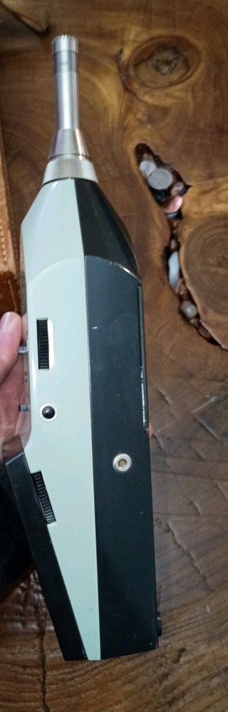 Bruel Kjaer Type 2215 Portable Precision Sound Level Meter Octave Analyzer