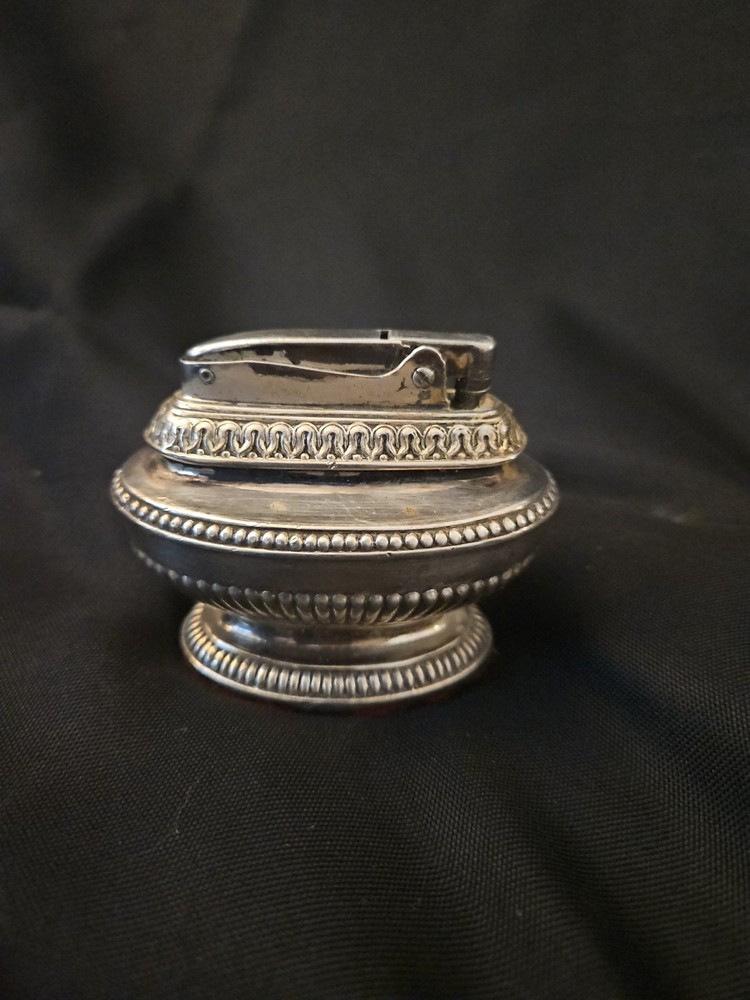 Vintage Ronson Queen Anne Table Lighter