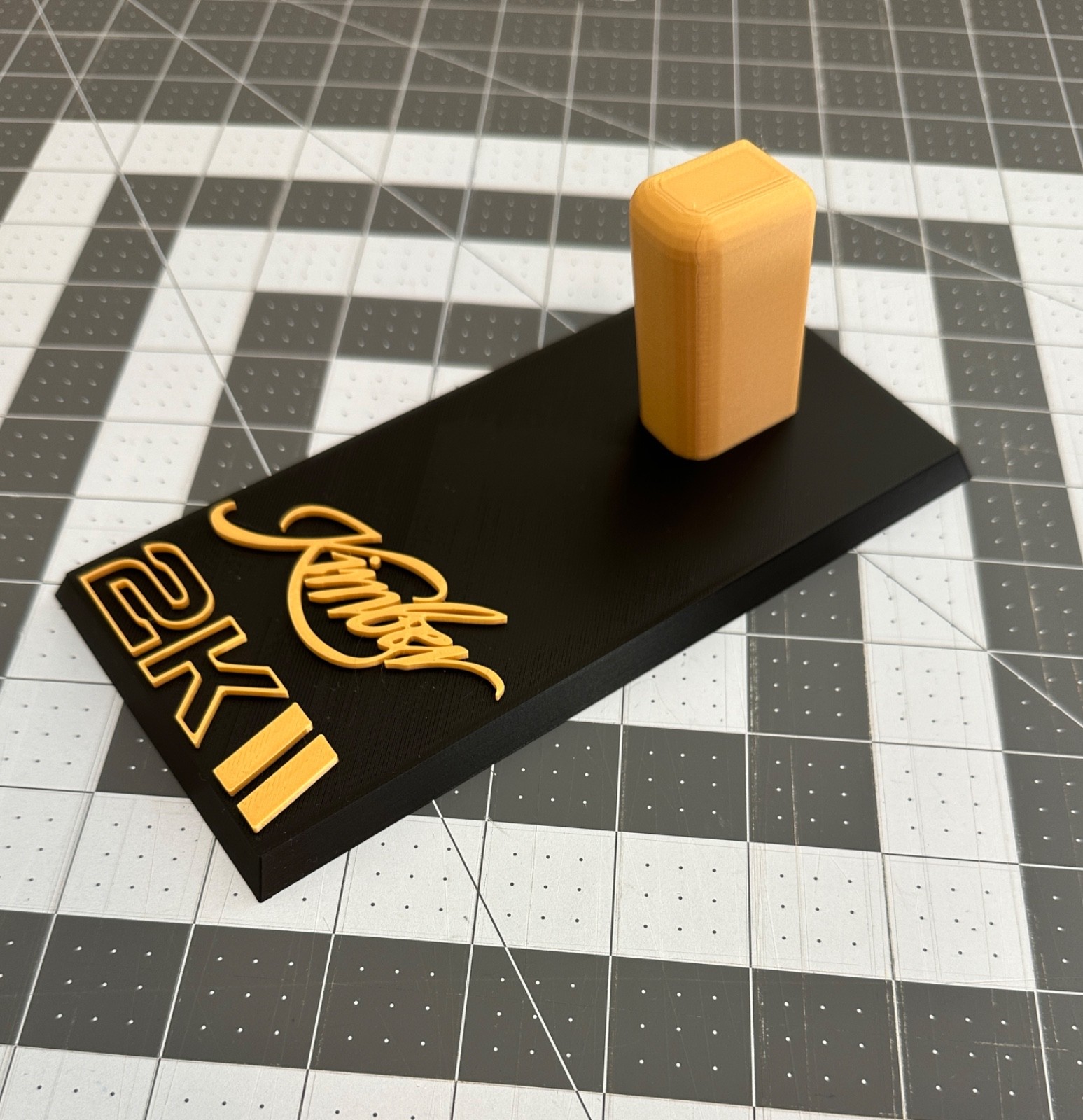 CP Pistol Stand for Kimber 2K11-GOLD-Personal Showcase or Gun Store Display