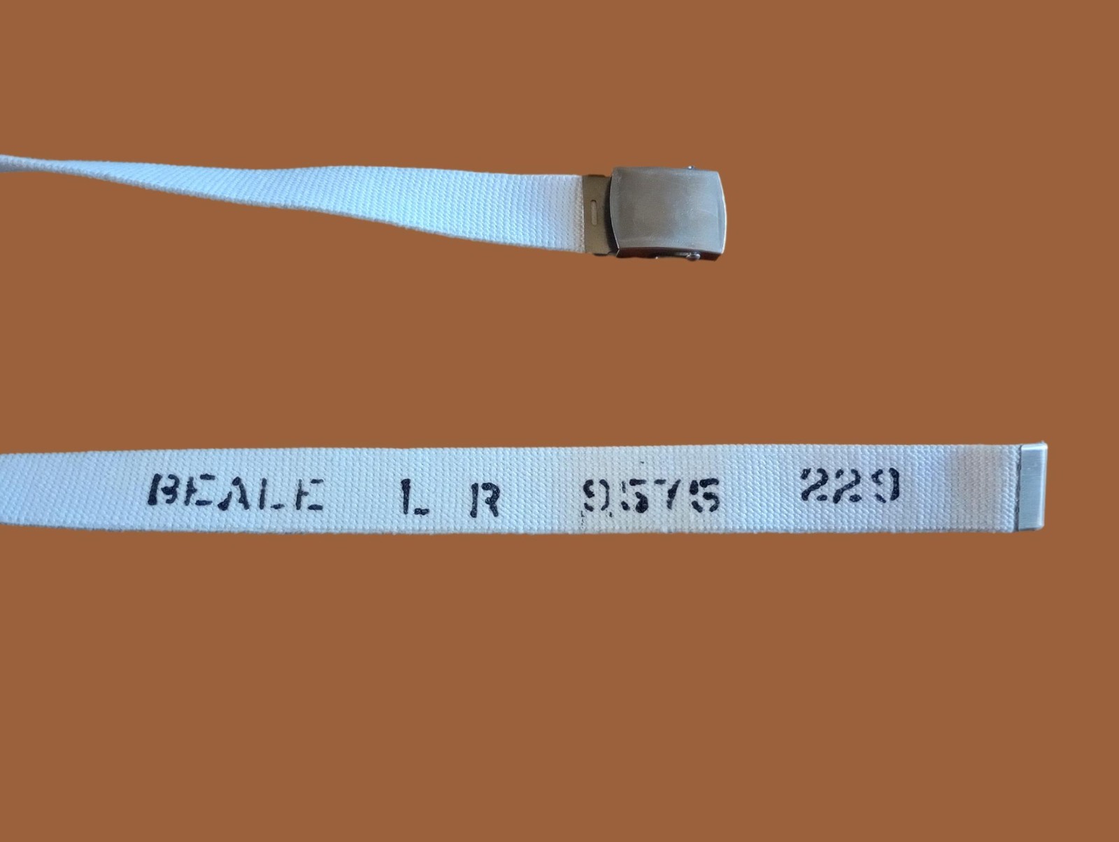 VINTAGE U.S MILITARY NAVY ISSUE WHITE WEB BELT WITH NICKLE PLATED BRASS BUCKLE