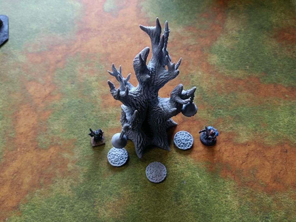 Daemonic Horror Fantasy / Sci-fi Large Possessed Plague Tree