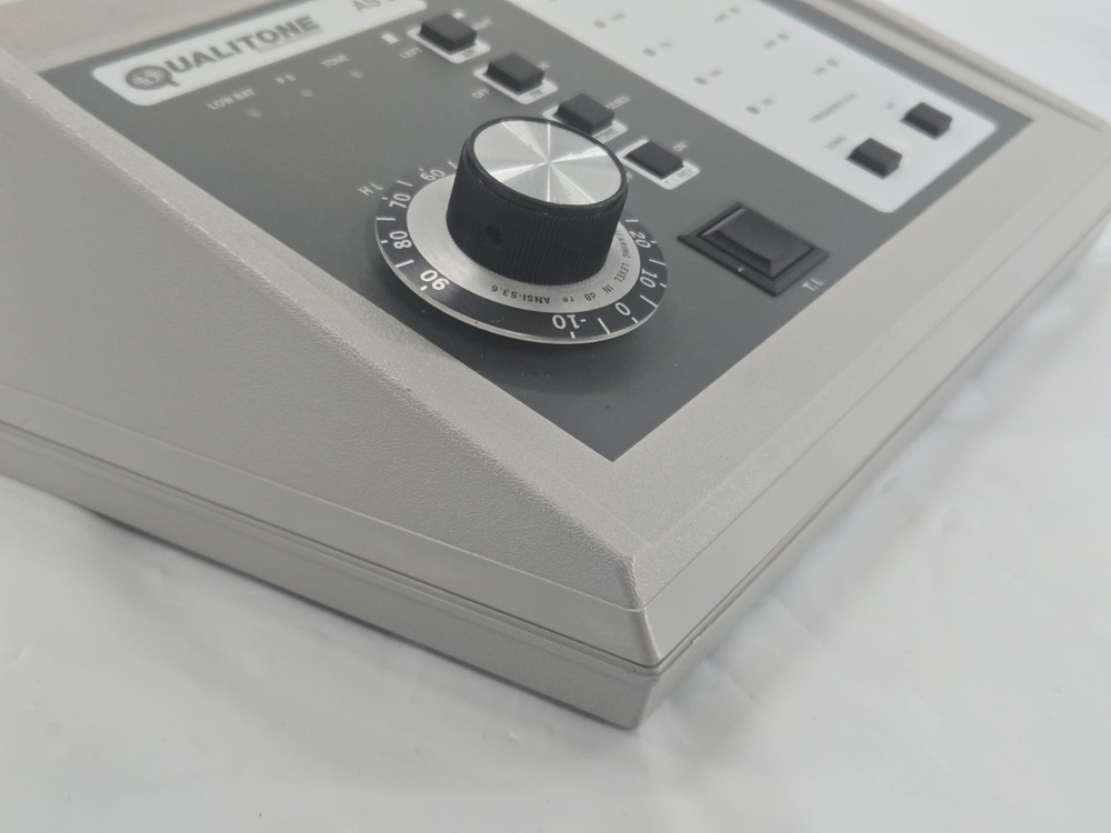 Qualitone Portable Audiometer Testing Equipment AS 90