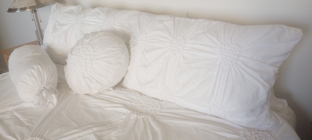 Impeccable White Sunflower Design Comforter 5 Pieces Set King 100% Polyester