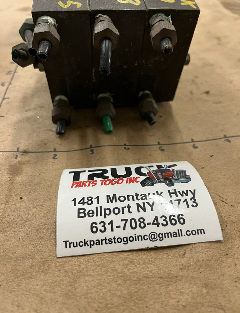MACK RD TRIPLE HYDRAULIC CONTROL VALVE USED