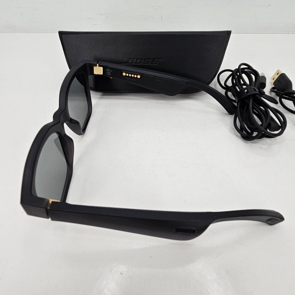 Bose Frames BMD0007 Black Bluetooth Audio Sunglasses w/ Charging Cables & Case