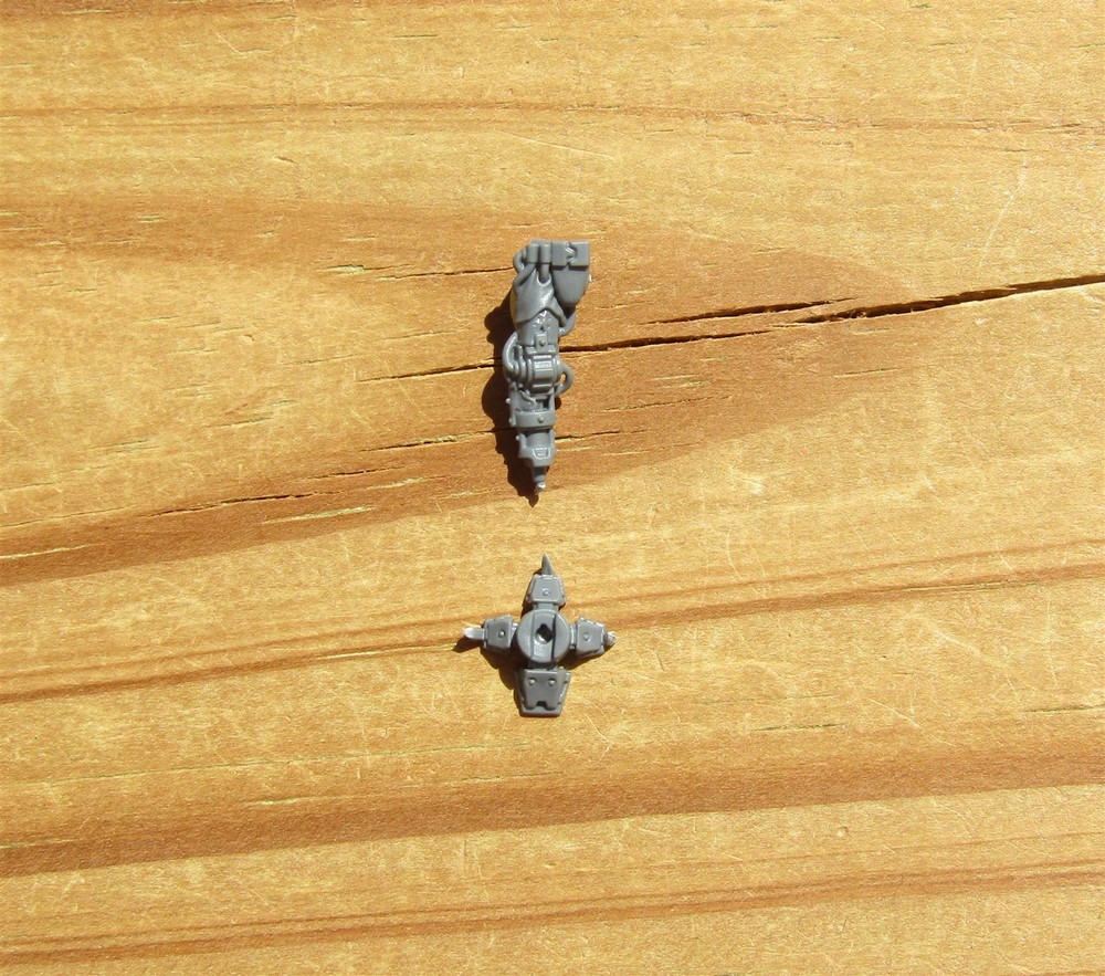 HH Mechanicum Tech-Thralls Covenant Bionic Right Leg Bits