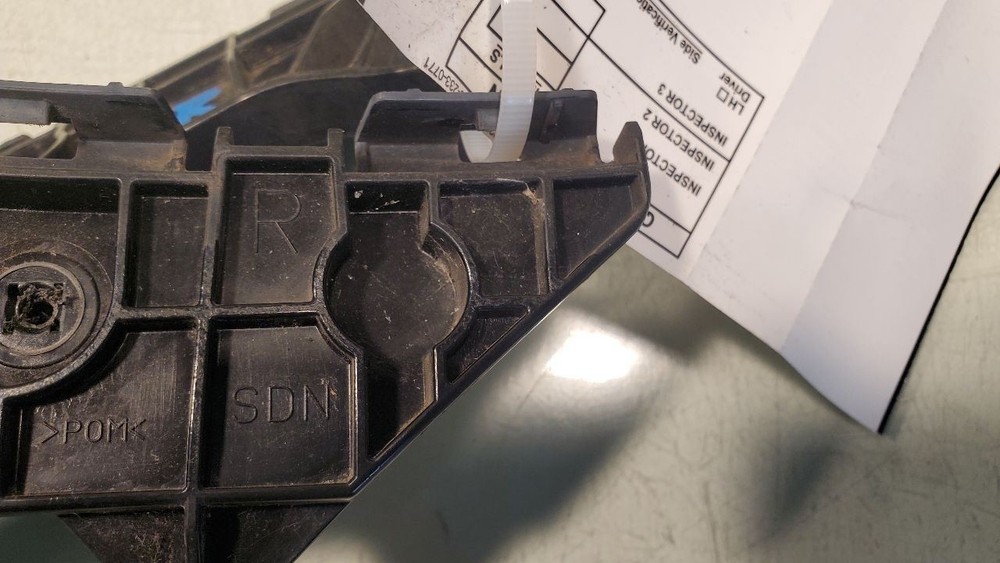 COROLLA S 2013 REAR BUMP BRACKET, RETAINER RH