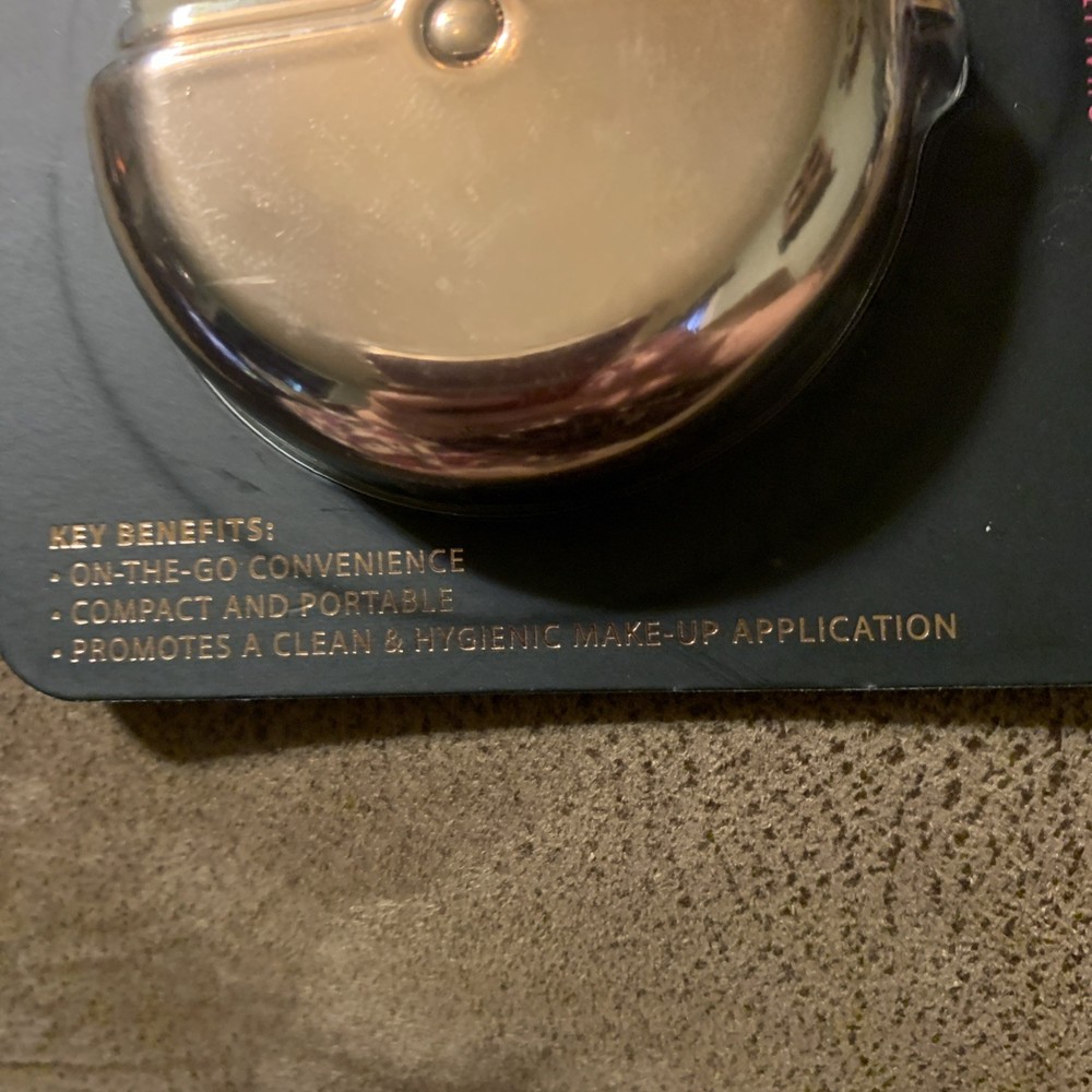 Danielle Contoured Blending Brush Compact And Portable