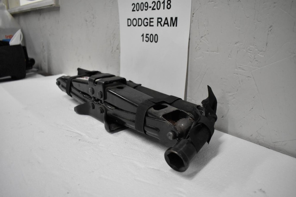 2009-2018 DODGE RAM 1500 OEM SCISSORS JACK & TOOLS COMPLETE ASSEMBLY EMERGENCY