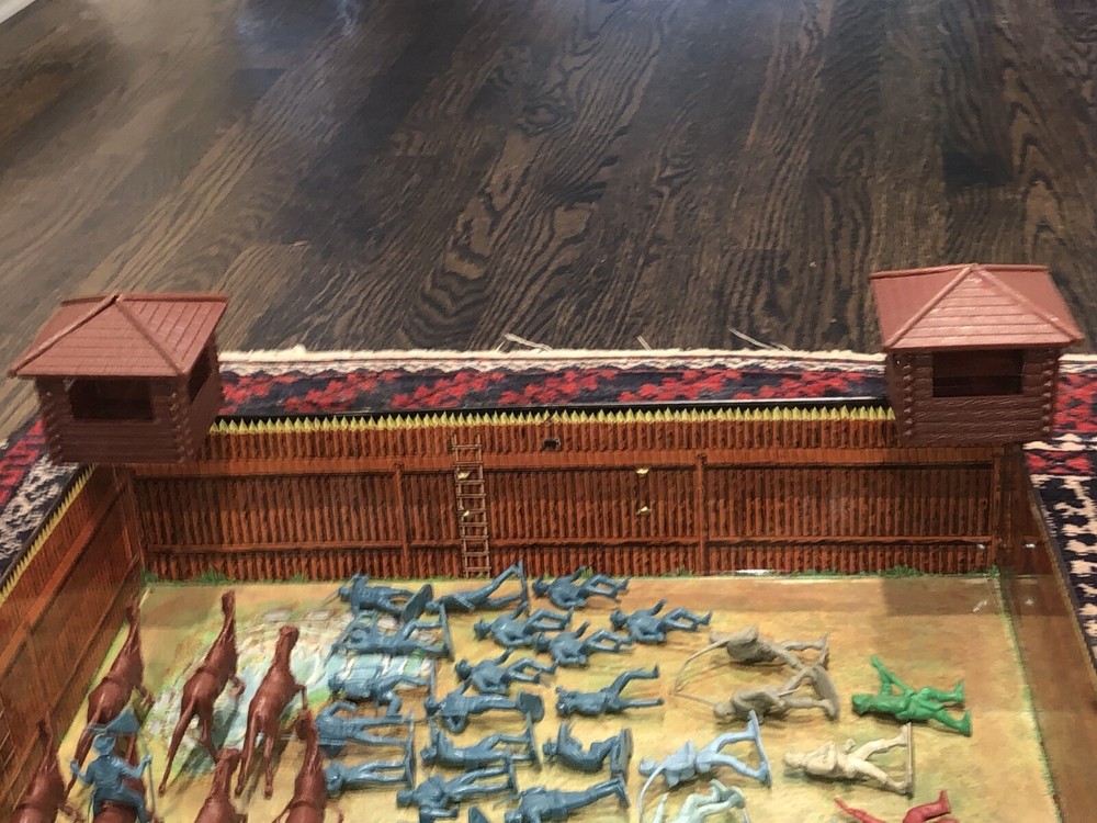 MARX FORT APACHE CARRY ALL ACTION PARTIAL SET w/ TIN CASE #4685
