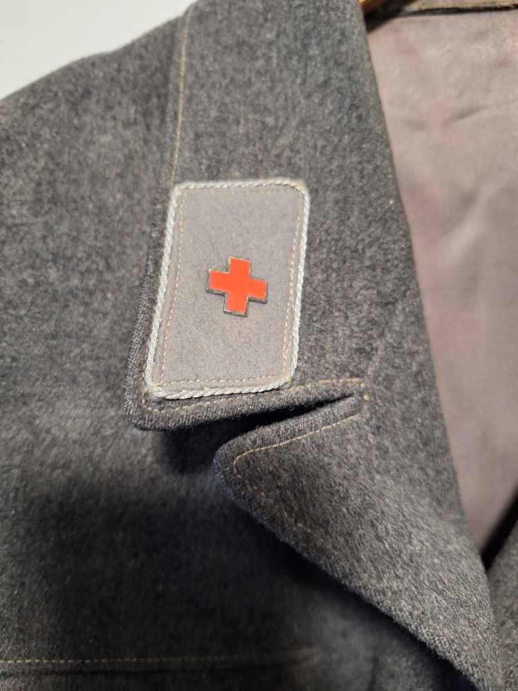 DRK Red Cross Uniform Jacket Uniform Effects Collar Mirror