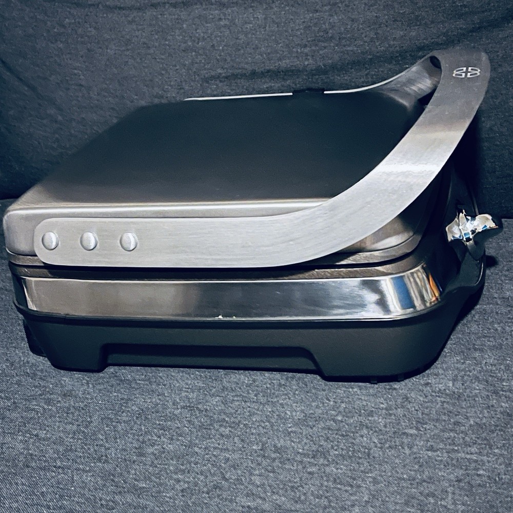 Calphalon Waffle Maker 4-Slice Silver Good Adjustable Browning Control Dial