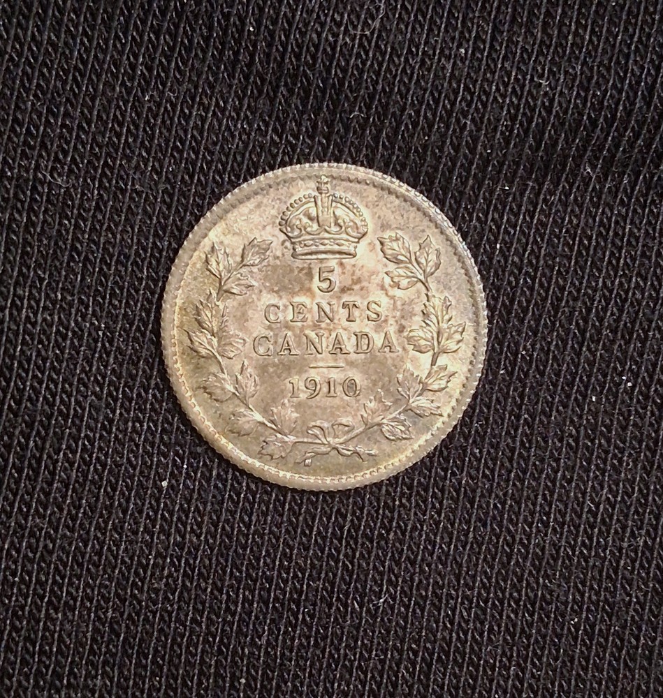 CANADA-1910 POINTED LEAVES 5 CENT SILVER-TONED UNCIRCULATED