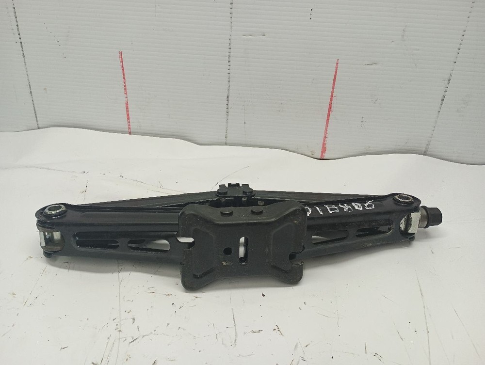 2012 CRUZE Jack less Tools 12718904