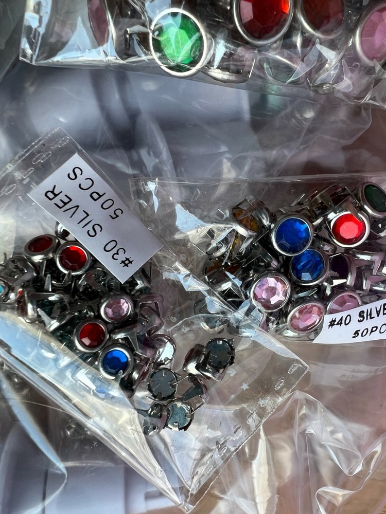 BeDazzler x2 Studs Buttons Jewels BDZ-06