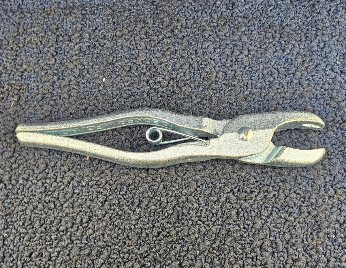 (QTY 2) Decker's Hill Ringer Plier Hog Ring Plier