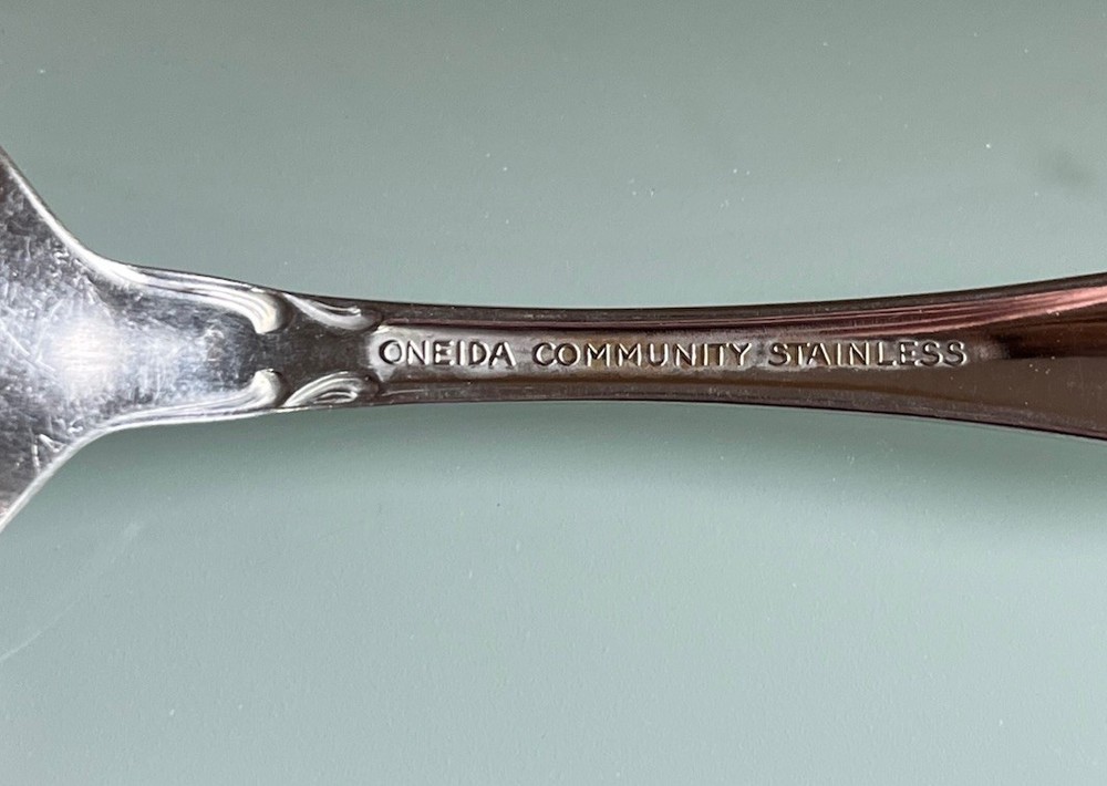 Oneida Community Chatelaine 49 piece Stainless Flatware Set *READ*