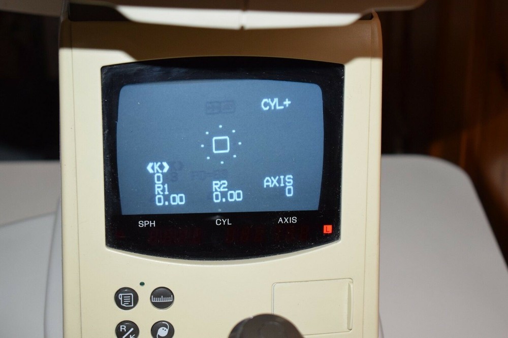 Nidek ARK 700-A autorefractor-not a keratometer